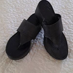 Born sandal wedges size 7